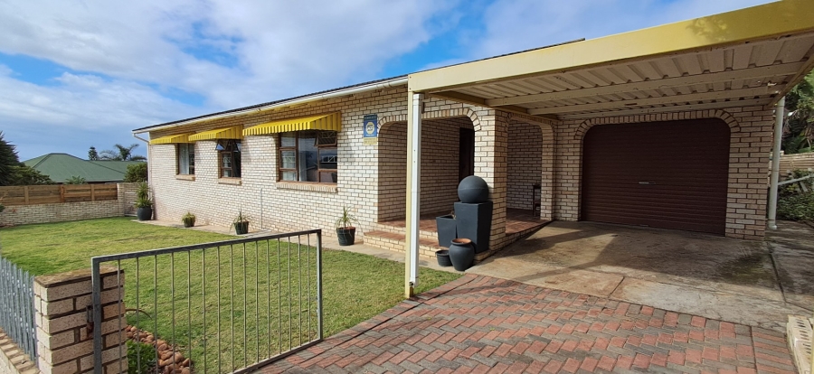 2 Bedroom Property for Sale in Wavecrest Eastern Cape